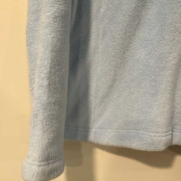 🔴Baby Blue Plush Pull Over - Picture 3 of 13
